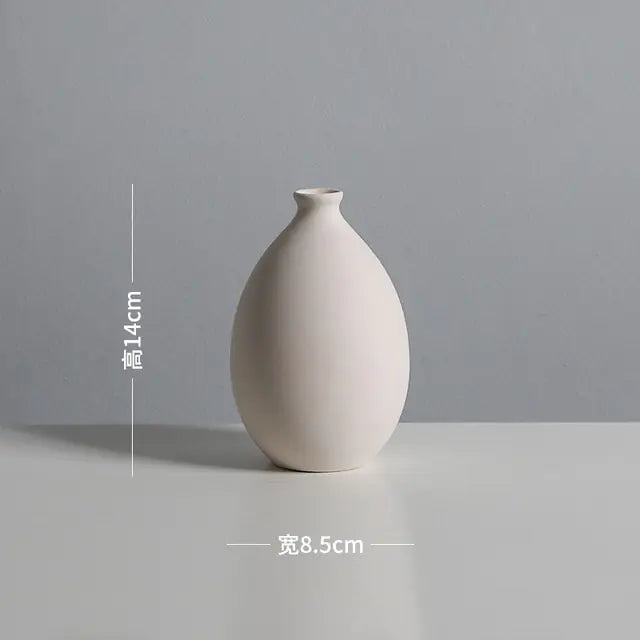 Chinese ceramic vase decorative details