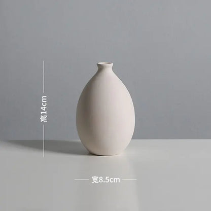 Chinese ceramic vase decorative details